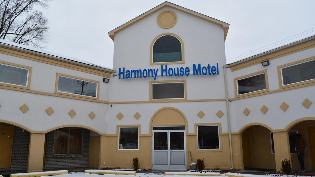 The Harmony House Motel อิปซีแลนทิ ภายนอก รูปภาพ